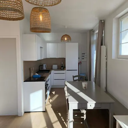 Christiane, Sunset Suites, Vue Et Balcon *