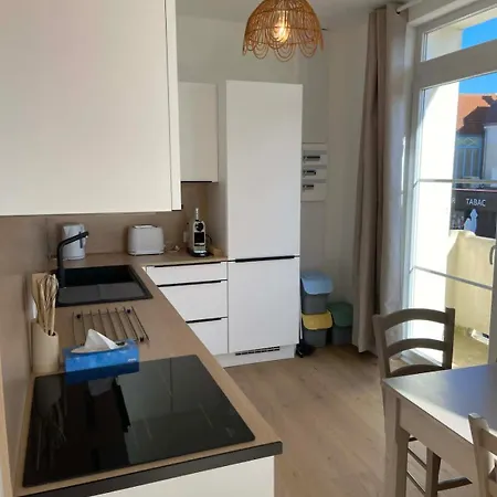 Christiane, Sunset Suites, Vue Et Balcon *